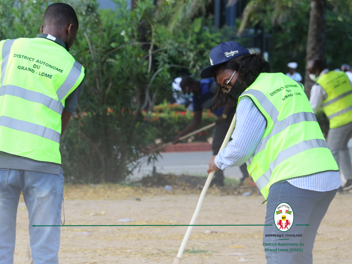 Opération de salubrité du DAGL dans le quartier administratif de Lomé